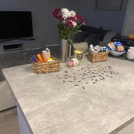 Spacious One Bedroom Ground Floor Lejlighed